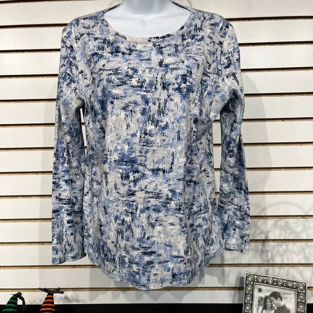 Relativity long sleeved tee size large - Picture 2 of 8